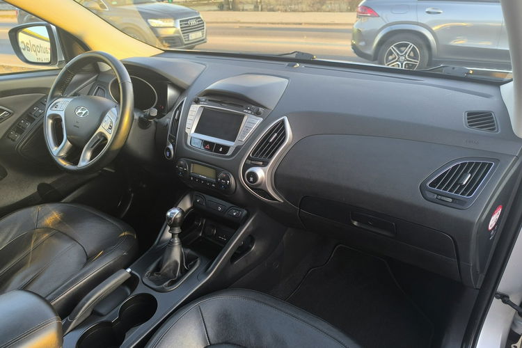 Hyundai ix35 2.0 CRDi 136KM 4x4 Klimatronic Navi Skóra Kamera zdjęcie 18