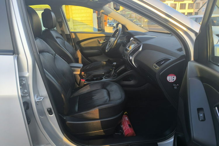 Hyundai ix35 2.0 CRDi 136KM 4x4 Klimatronic Navi Skóra Kamera zdjęcie 21