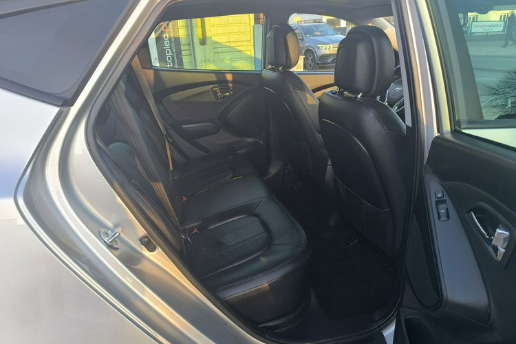 Hyundai ix35 2.0 CRDi 136KM 4x4 Klimatronic Navi Skóra Kamera zdjęcie 22