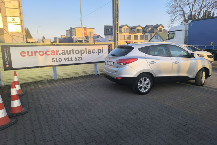 Hyundai ix35 2.0 CRDi 136KM 4x4 Klimatronic Navi Skóra Kamera zdjęcie 3