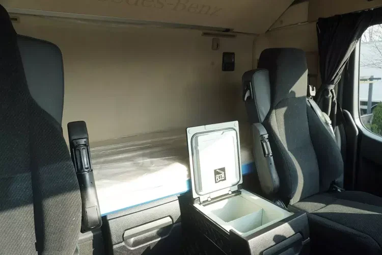 Mercedes Actros L 2545 / NOWA Chłodnia Lamberet / 2023 / 140 tys. km zdjęcie 28