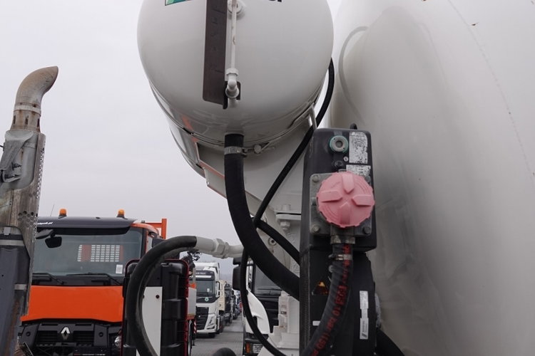 Scania / P 410 / 8X4 / BETONOMIESZARKA / GRUSZKA SCHWING STETTER / 9 m3 / EURO 6 zdjęcie 20