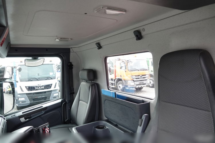Scania P 320 / 4X2 / WYWROTKA BDF + HDS HMF 635 / STERIWANIE RADIOWE / CHWYTAK / EURO 6 / BDF + KIPPER + HDS  zdjęcie 36