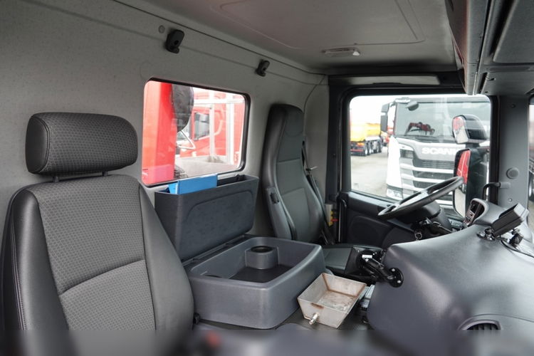 Scania P 320 / 4X2 / WYWROTKA BDF + HDS HMF 635 / STERIWANIE RADIOWE / CHWYTAK / EURO 6 / BDF + KIPPER + HDS  zdjęcie 46