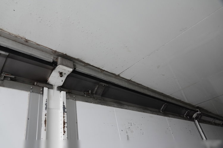 LECITRAILER / KONTENER / KOFFER / OTWIERANE BOKI / MOCNA PODŁOGA SZYNA DESKA zdjęcie 23