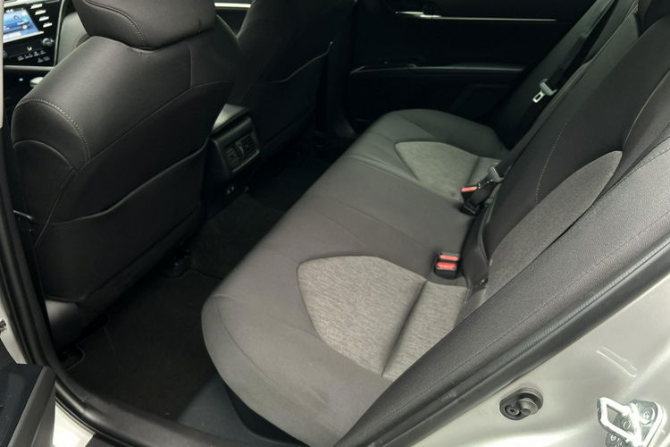 Toyota Camry 2.5 HSD 218KM COMFORT, salon Polska, gwarancja, FV23% zdjęcie 11