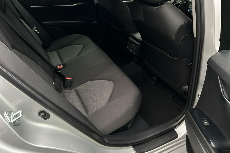 Toyota Camry 2.5 HSD 218KM COMFORT, salon Polska, gwarancja, FV23% zdjęcie 13