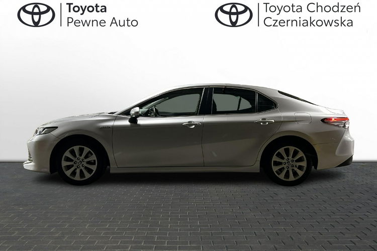Toyota Camry 2.5 HSD 218KM COMFORT, salon Polska, gwarancja, FV23% zdjęcie 2