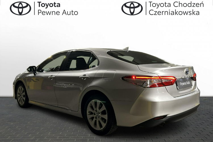Toyota Camry 2.5 HSD 218KM COMFORT, salon Polska, gwarancja, FV23% zdjęcie 3