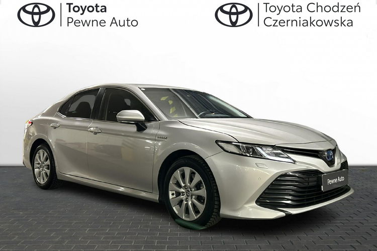 Toyota Camry 2.5 HSD 218KM COMFORT, salon Polska, gwarancja, FV23% zdjęcie 7