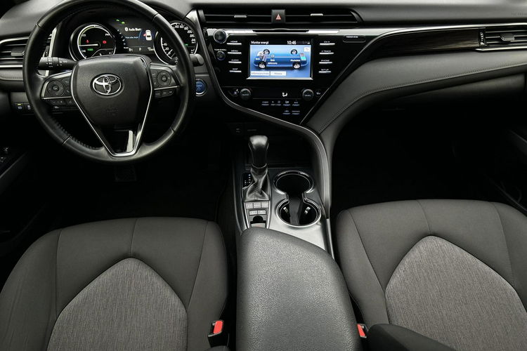 Toyota Camry 2.5 HSD 218KM COMFORT, salon Polska, gwarancja, FV23% zdjęcie 9
