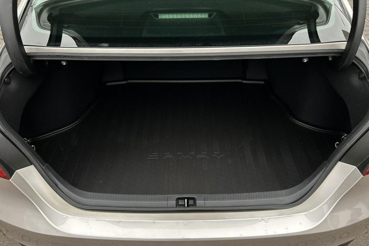 Toyota Camry 2.5 HSD 218KM COMFORT, salon Polska, gwarancja, FV23% zdjęcie 12