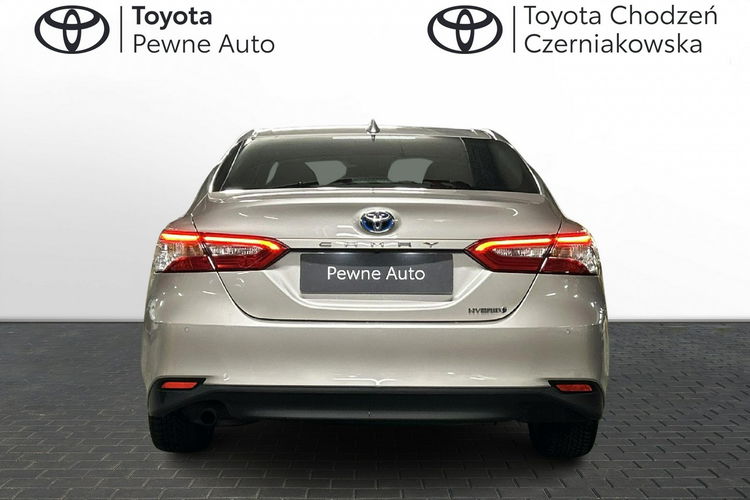 Toyota Camry 2.5 HSD 218KM COMFORT, salon Polska, gwarancja, FV23% zdjęcie 4