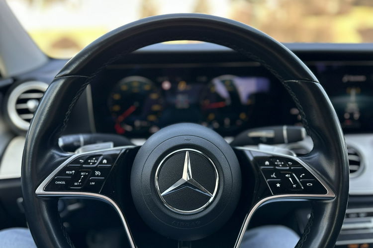 Mercedes E 220 Salon Polska Poleasingowy I właściciel Serwis ASO VAT 23% Bezwypadkowy zdjęcie 12