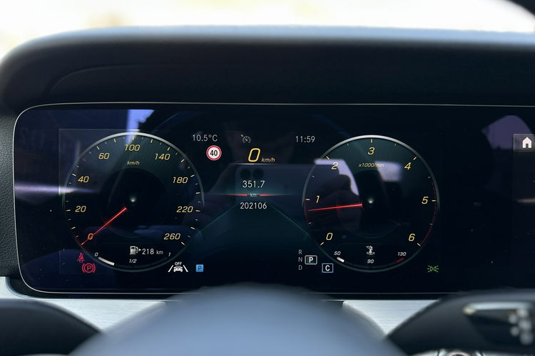 Mercedes E 220 Salon Polska Poleasingowy I właściciel Serwis ASO VAT 23% Bezwypadkowy zdjęcie 15