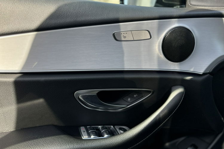 Mercedes E 220 Salon Polska Poleasingowy I właściciel Serwis ASO VAT 23% Bezwypadkowy zdjęcie 22