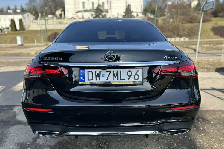 Mercedes E 220 Salon Polska Poleasingowy I właściciel Serwis ASO VAT 23% Bezwypadkowy zdjęcie 6