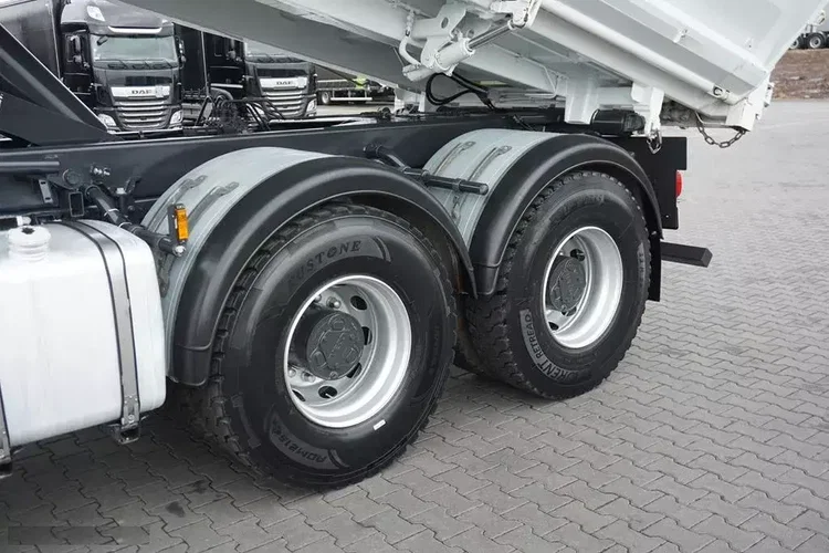 Iveco TRAKKER / 480 / E 6 / WYWROTKA / 8 X 4 / HYDROBURTA / RETARDER zdjęcie 19
