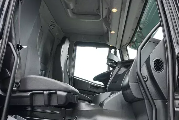 Iveco TRAKKER / 480 / E 6 / WYWROTKA / 8 X 4 / HYDROBURTA / RETARDER zdjęcie 8