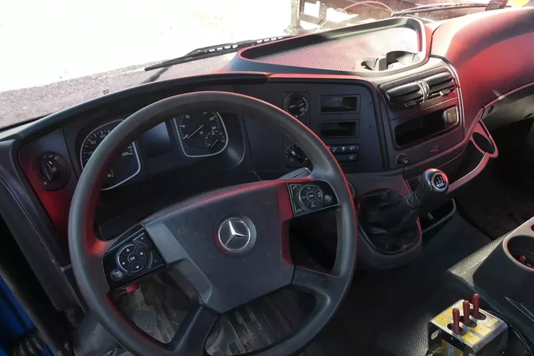 Mercedes ATEGO 1218 / HAKOWIEC / EURO 6 / MANUAL / zdjęcie 8