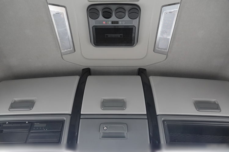 Renault T 520 / 13 L / RETARDER / KLIMA POSTOJOWA / OPONY 100% / PO KONTRAKCIE SERWISOWYM zdjęcie 34