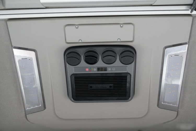 Renault T 520 / 13 L / RETARDER / KLIMA POSTOJOWA / OPONY 100% / PO KONTRAKCIE SERWISOWYM zdjęcie 35
