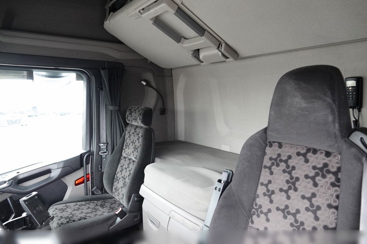 Scania R 450 / RETARDER / KLIMA POSTOJOWA / CAŁA NA PODUSZKACH / ALUSY / OPONY 100 % / SPROWADZONA / PO KONTRAKCIE SERWISOWYM zdjęcie 25