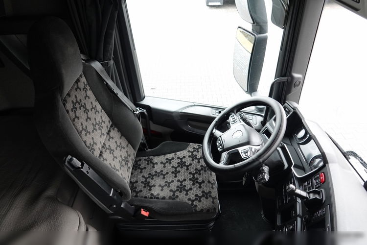 Scania R 450 / RETARDER / KLIMA POSTOJOWA / CAŁA NA PODUSZKACH / ALUSY / OPONY 100 % / SPROWADZONA / PO KONTRAKCIE SERWISOWYM zdjęcie 27
