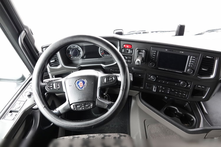 Scania R 450 / RETARDER / KLIMA POSTOJOWA / CAŁA NA PODUSZKACH / ALUSY / OPONY 100 % / SPROWADZONA / PO KONTRAKCIE SERWISOWYM zdjęcie 29