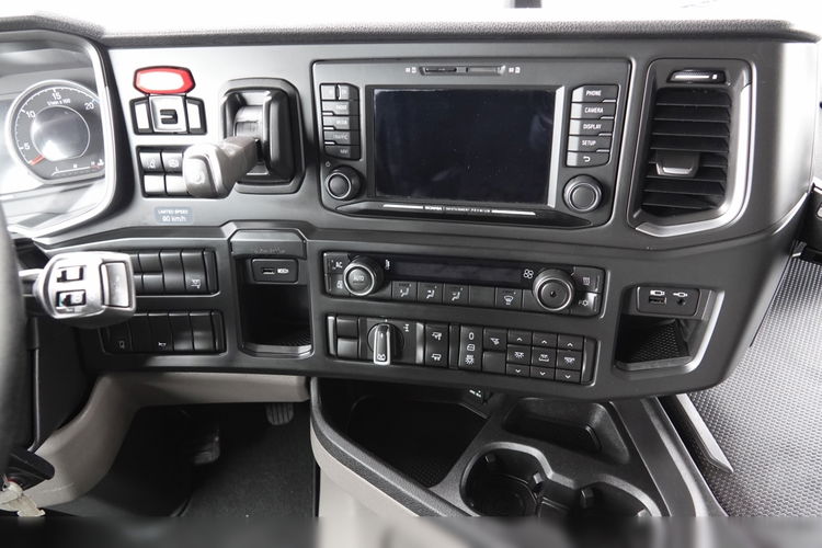 Scania R 450 / RETARDER / KLIMA POSTOJOWA / CAŁA NA PODUSZKACH / ALUSY / OPONY 100 % / SPROWADZONA / PO KONTRAKCIE SERWISOWYM zdjęcie 30