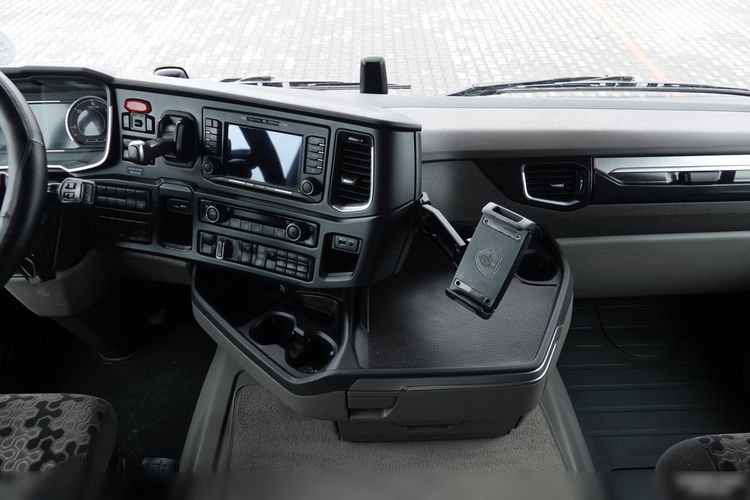 Scania R 450 / RETARDER / KLIMA POSTOJOWA / CAŁA NA PODUSZKACH / ALUSY / OPONY 100 % / SPROWADZONA / PO KONTRAKCIE SERWISOWYM zdjęcie 31