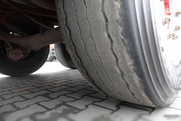 STAS WYWROTKA / 34m3 / 2020 ROK / WAGA: 5400 KG / OSIE JOST/ OŚ PODNOSZONA zdjęcie 18