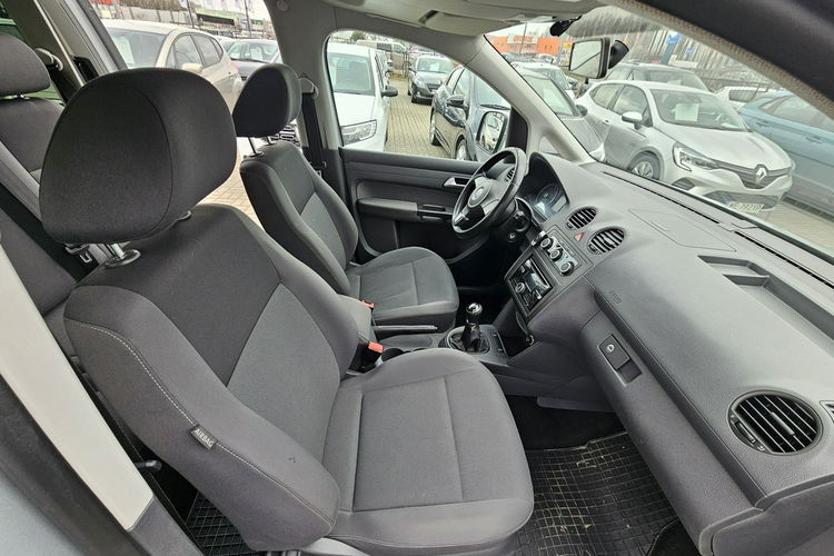 Volkswagen Caddy 5 osobowy, hak, klimatyzacja, zdjęcie 13