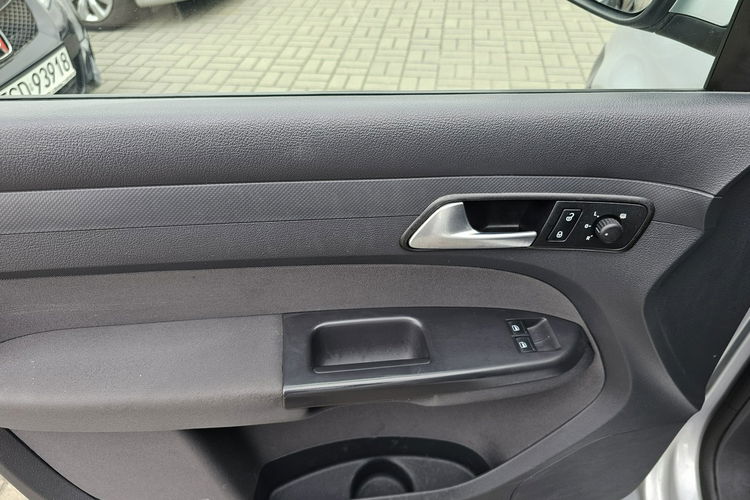Volkswagen Caddy 5 osobowy, hak, klimatyzacja, zdjęcie 20