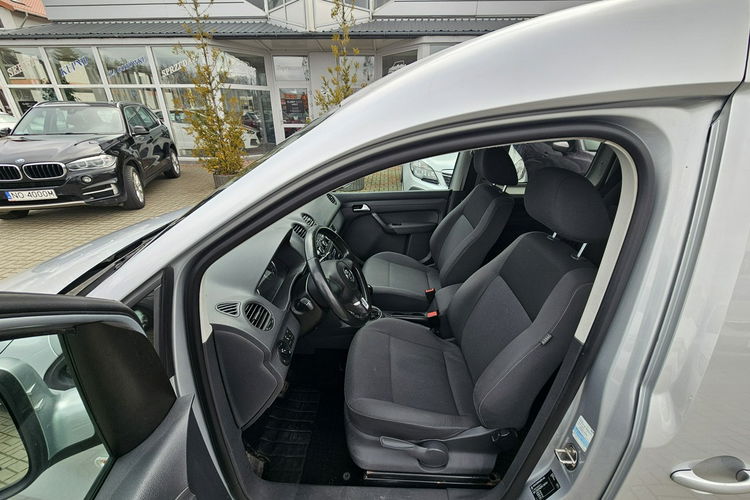 Volkswagen Caddy 5 osobowy, hak, klimatyzacja, zdjęcie 22
