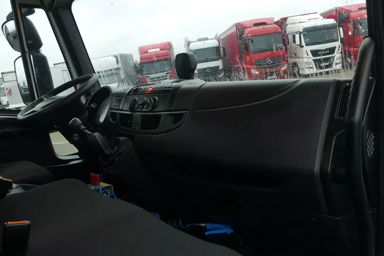 Iveco EUROCARGO 120E-220 / HAKOWIEC / EURO 6 / NISKI PRZEBIEG / MANUAL / zdjęcie 25