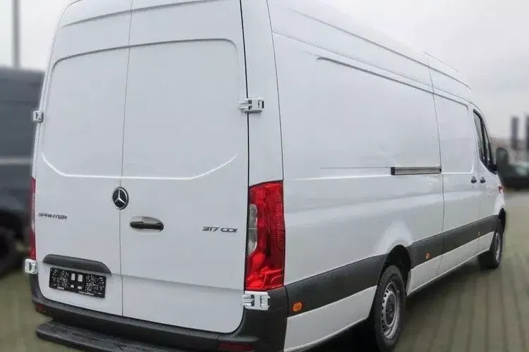 Mercedes Sprinter 317 L4H2 EKSTRA DŁUGI 15, 5 m3 zdjęcie 1