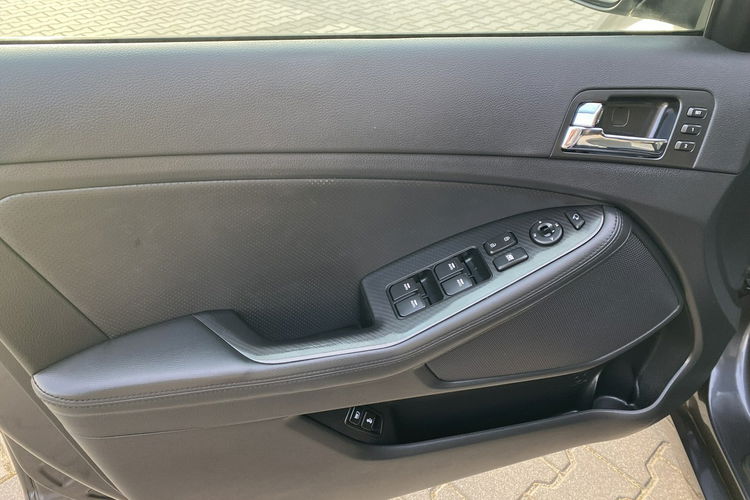 Kia Optima +LIFT+LEDY przód i tył+PODGRZEWANE i WENTYLOWANE fotele+SKÓRA+tempomat zdjęcie 20