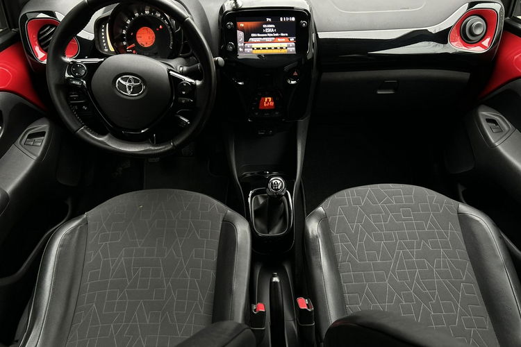 Toyota Aygo 1.0 VVTi 72KM SELECTION X-CITE, salon Polska, gwarancja zdjęcie 9
