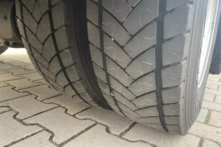 Mercedes ATEGO 818 klima, pneumatyka zdjęcie 6