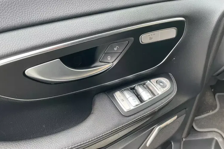 Mercedes Klasa V zdjęcie 16