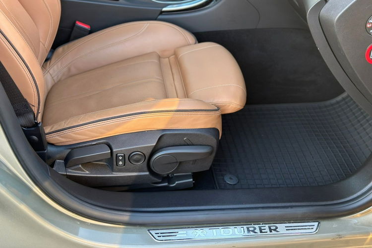 Opel Insignia 2.0 Turbo 4x4 MAXX Country zdjęcie 17