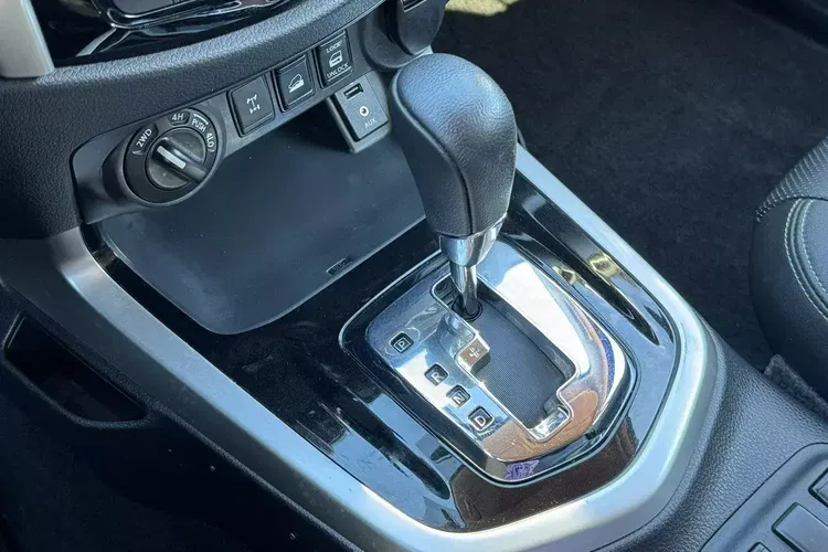 Nissan navara zdjęcie 30