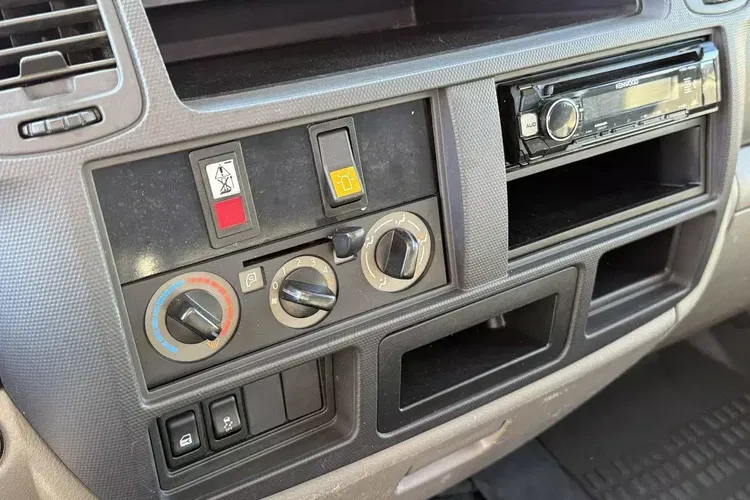 Nissan Cabstar zdjęcie 38