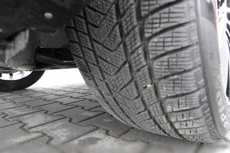 Mercedes GLE 300 D / 4MATIC / 9G-TRONIC / 272 KM / SALON POLSKA / NISKI PRZEBIEG / AIRMATIC zdjęcie 30