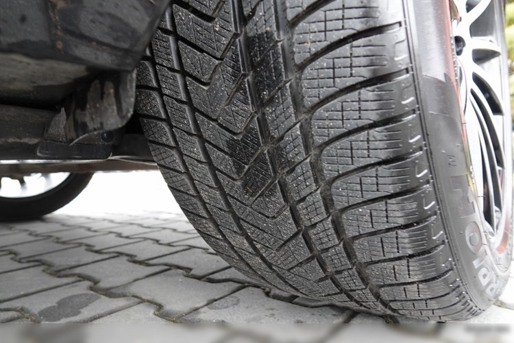 Mercedes GLE 300 D / 4MATIC / 9G-TRONIC / 272 KM / SALON POLSKA / NISKI PRZEBIEG / AIRMATIC zdjęcie 32