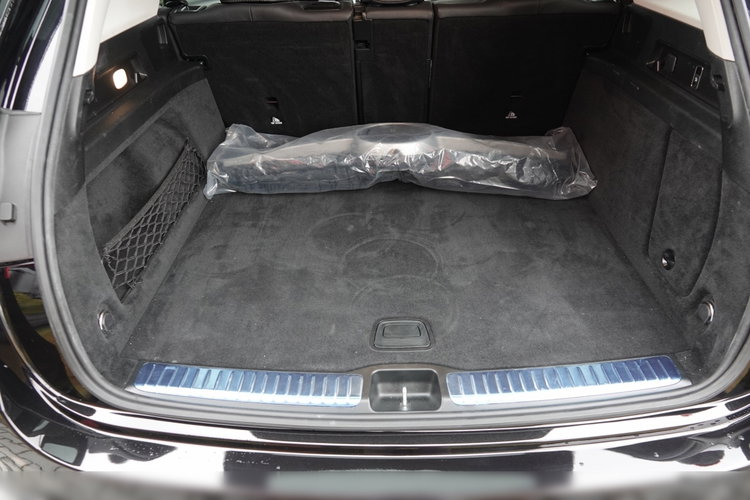 Mercedes GLE 300 D / 4MATIC / 9G-TRONIC / 272 KM / SALON POLSKA / NISKI PRZEBIEG / AIRMATIC zdjęcie 37