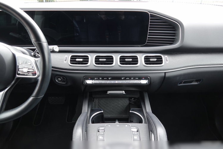 Mercedes GLE 300 D / 4MATIC / 9G-TRONIC / 272 KM / SALON POLSKA / NISKI PRZEBIEG / AIRMATIC zdjęcie 46