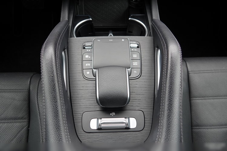 Mercedes GLE 300 D / 4MATIC / 9G-TRONIC / 272 KM / SALON POLSKA / NISKI PRZEBIEG / AIRMATIC zdjęcie 47