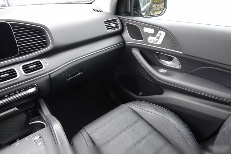 Mercedes GLE 300 D / 4MATIC / 9G-TRONIC / 272 KM / SALON POLSKA / NISKI PRZEBIEG / AIRMATIC zdjęcie 48